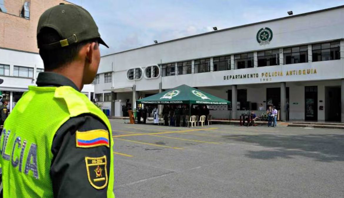 Explosión en Medellín: 4 claves de lo ocurrido en el comando de Policía de Antioquia.